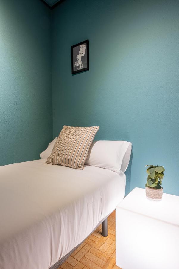 Ideal Hostel Madrid Exterior photo