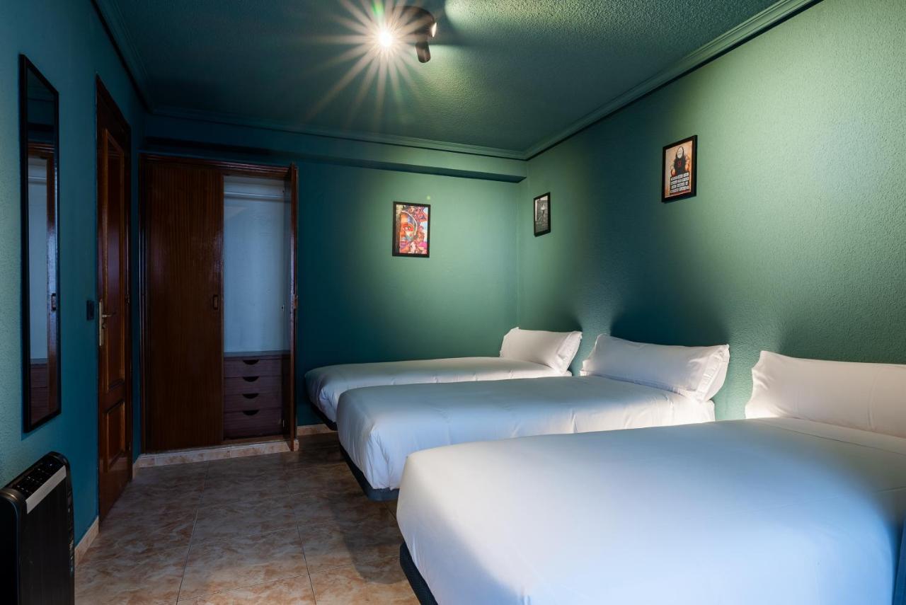 Ideal Hostel Madrid Exterior photo