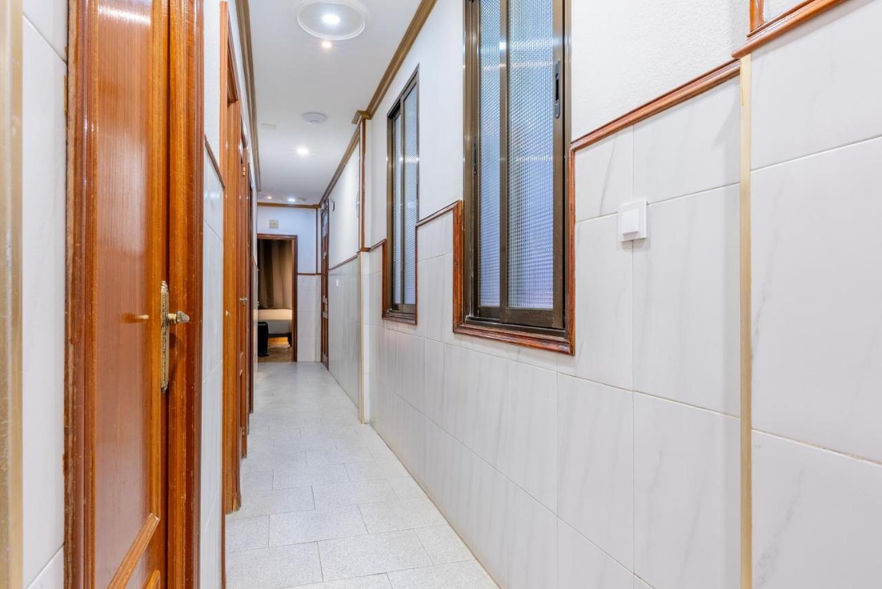 Ideal Hostel Madrid Exterior photo