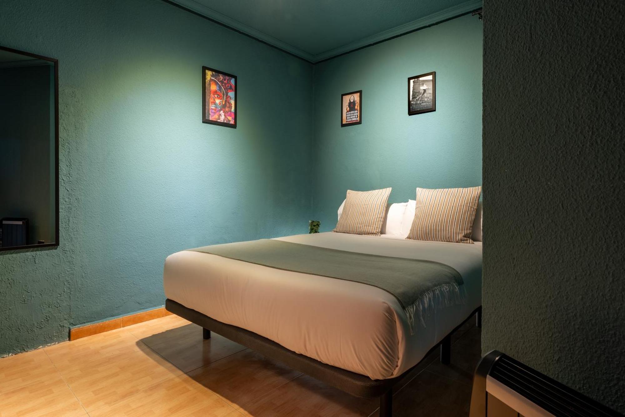 Ideal Hostel Madrid Exterior photo
